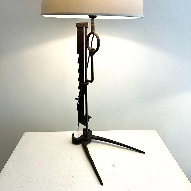 BRUTALIST LAMP