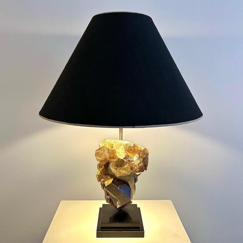 QUARTZ TABLE LAMP